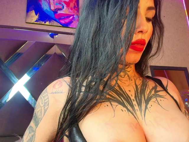 SamanthaaSutra live cam on BongaCams