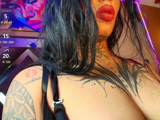 SamanthaaSutra live cam on BongaCams