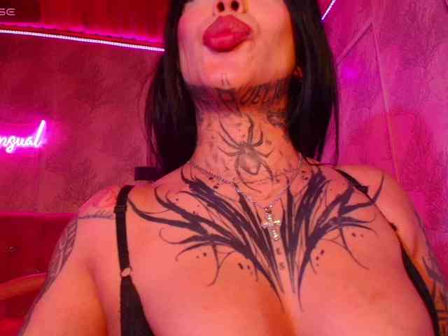 Model: SamanthaSutra