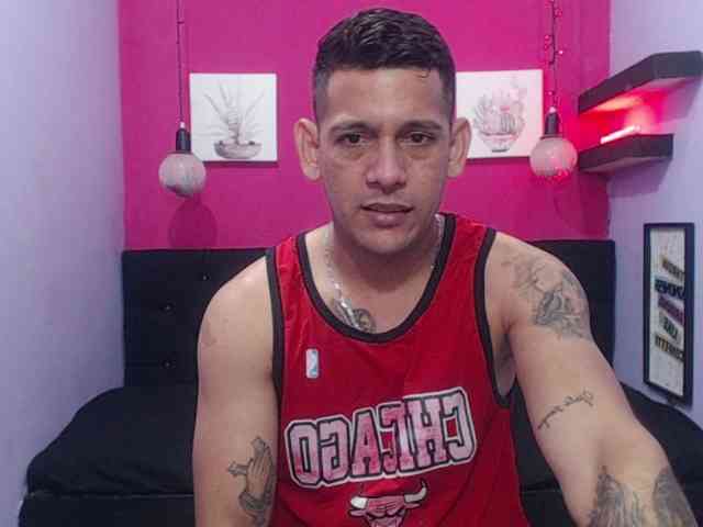 masterbigcock Live Webcam on BongaCams