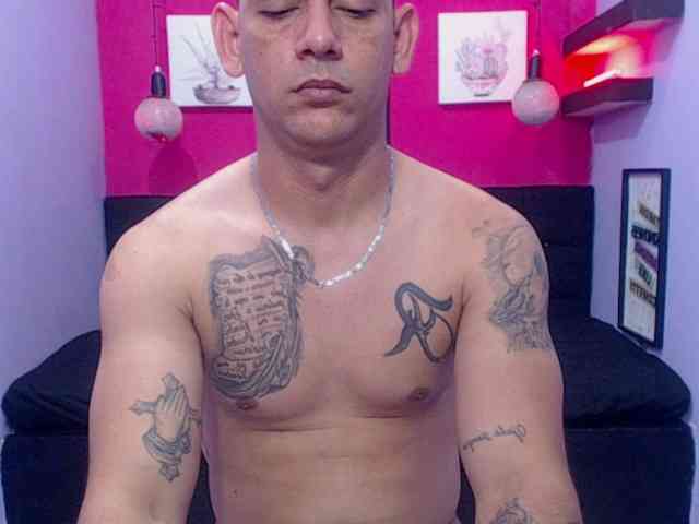 masterbigcock Live Webcam on BongaCams