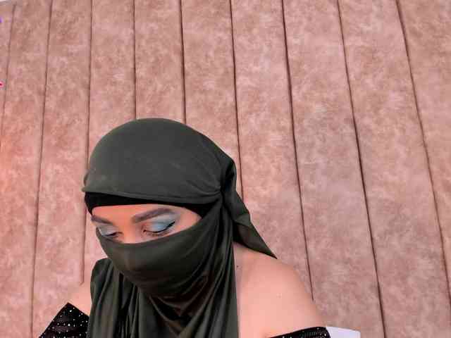-Alisha webcam
