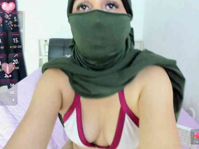 -Alisha webcam