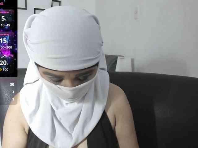 -Alisha webcam