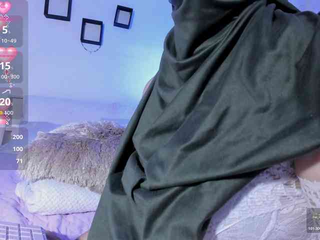 -Alisha webcam