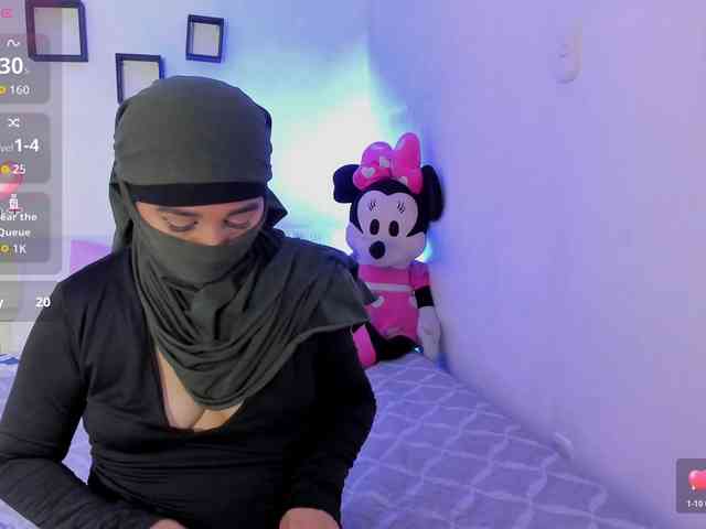 -Alisha webcam