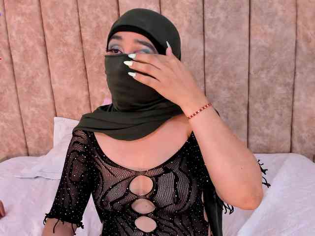 -Alisha webcam