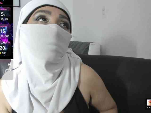-Alisha webcam