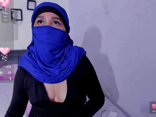 -Alisha webcam