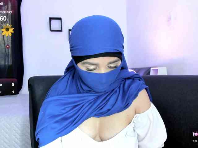 -Alisha webcam