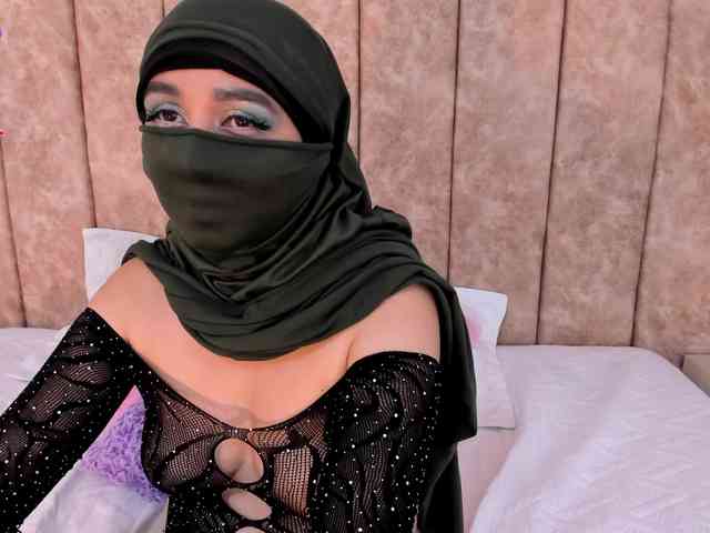 -Alisha webcam