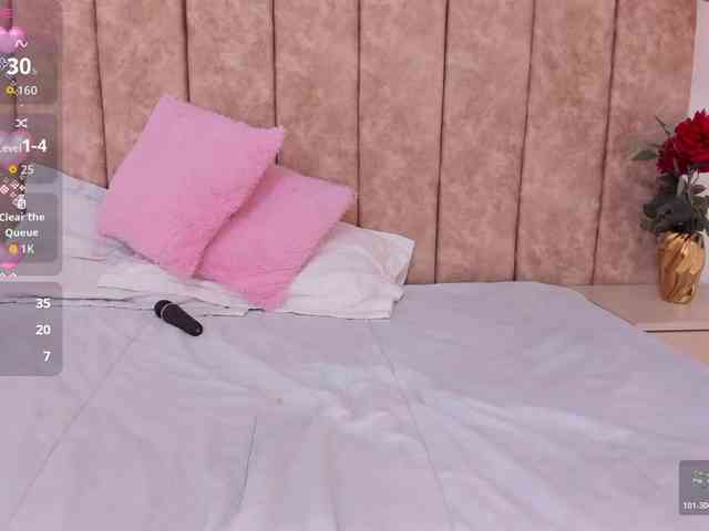 -Alisha webcam