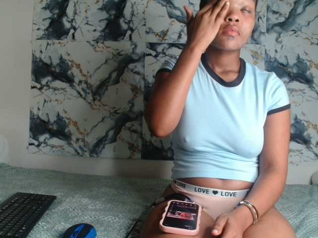 AshleyT255 live cam on BongaCams