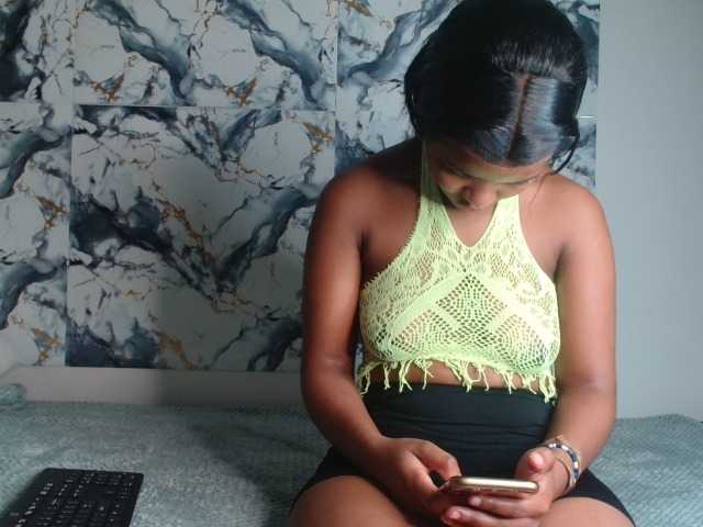 AshleyT255 live cam on BongaCams