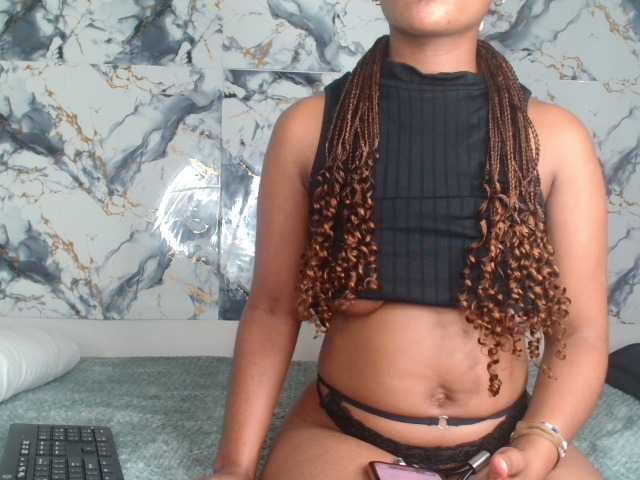AshleyT255 live cam on BongaCams