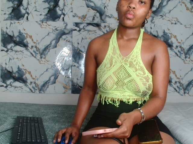 AshleyT255 live cam on BongaCams