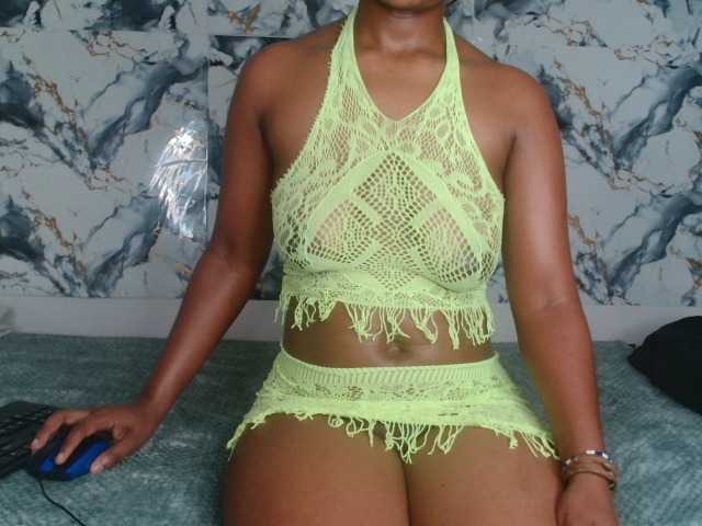 AshleyT255 live cam on BongaCams