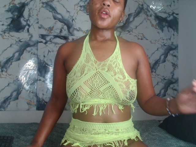 AshleyT255 live webcam show