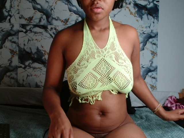 AshleyT255 live cam on BongaCams