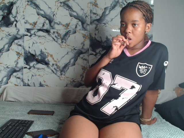 AshleyT255 live cam on BongaCams