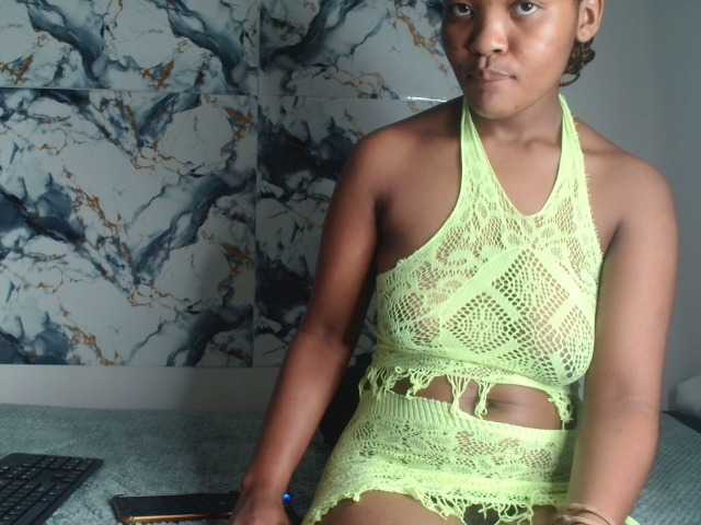 AshleyT255 live cam on BongaCams