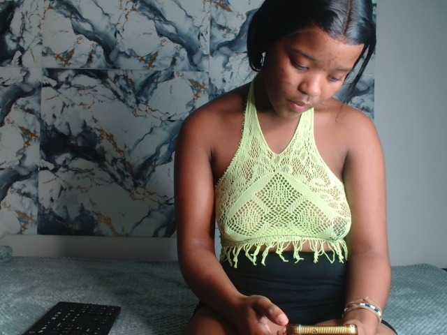 AshleyT255 live cam on BongaCams