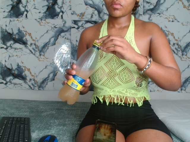 AshleyT255 live cam on BongaCams