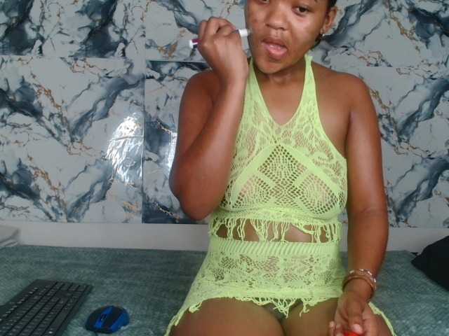 AshleyT255 live webcam show