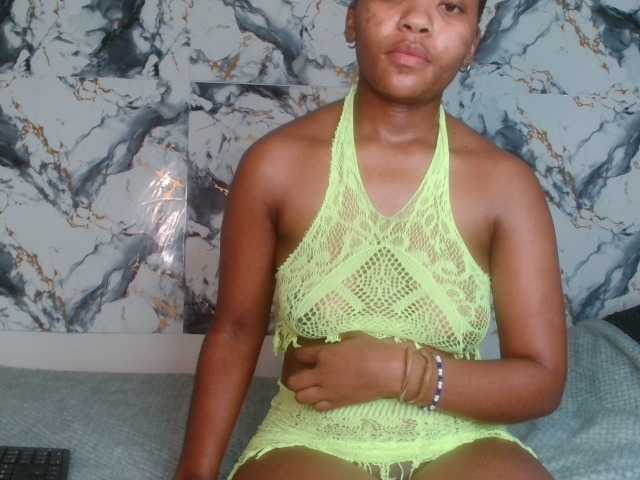 AshleyT255 live cam on BongaCams