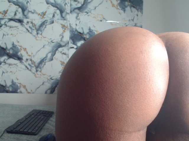 AshleyT255 live cam on BongaCams