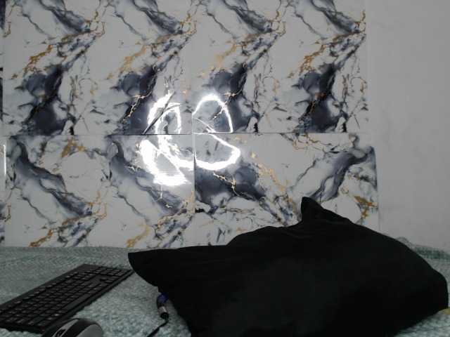 AshleyT255 live cam on BongaCams