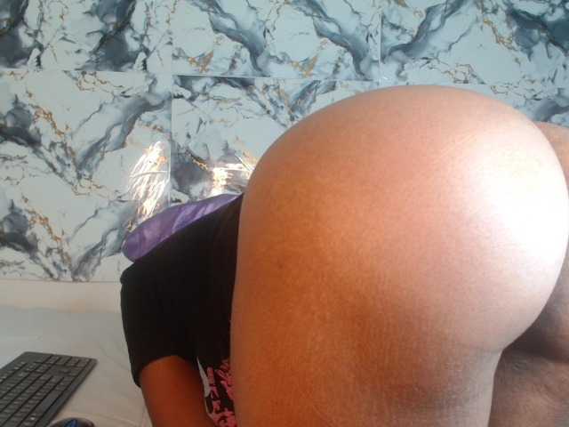 AshleyT255 live cam on BongaCams