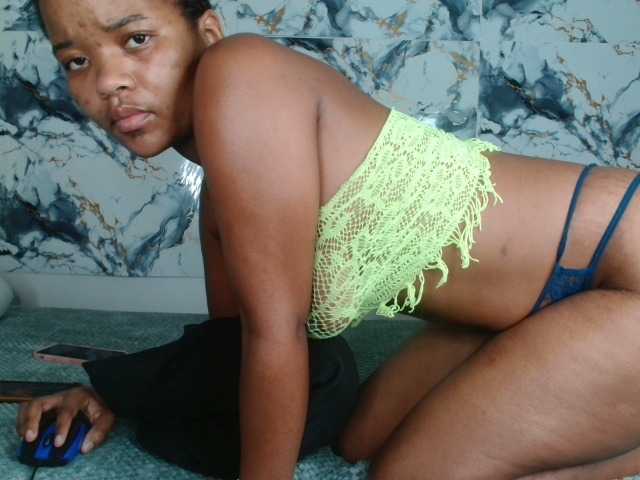 AshleyT255 live cam on BongaCams