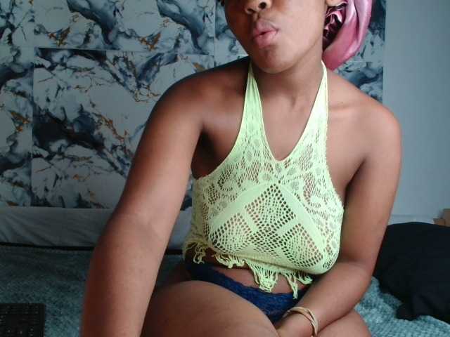 AshleyT255 live cam on BongaCams