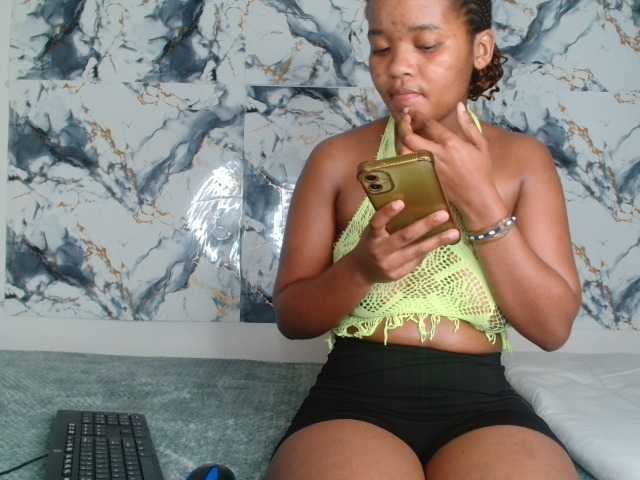 AshleyT255 live cam on BongaCams