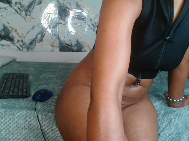 AshleyT255 live cam on BongaCams