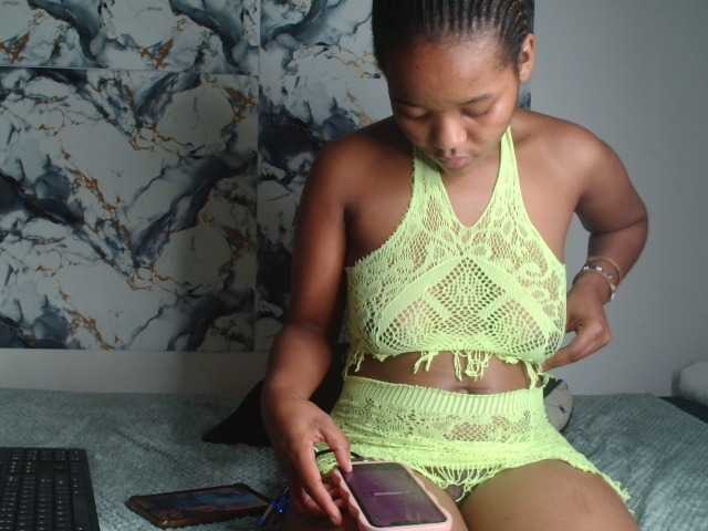 AshleyT255 live cam on BongaCams