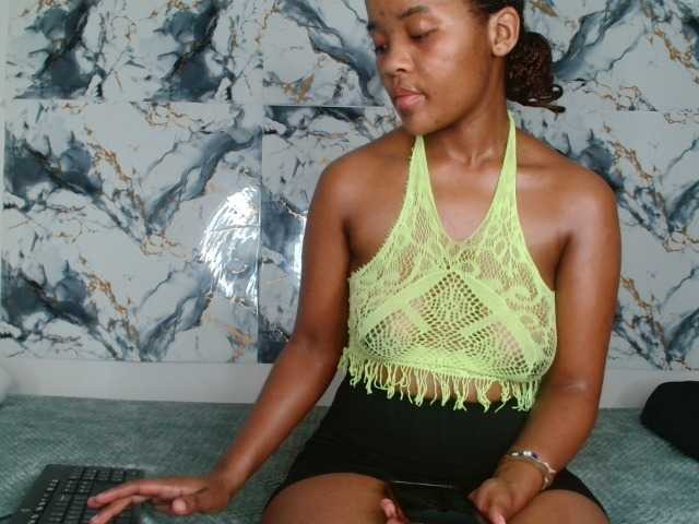 AshleyT255 live cam on BongaCams