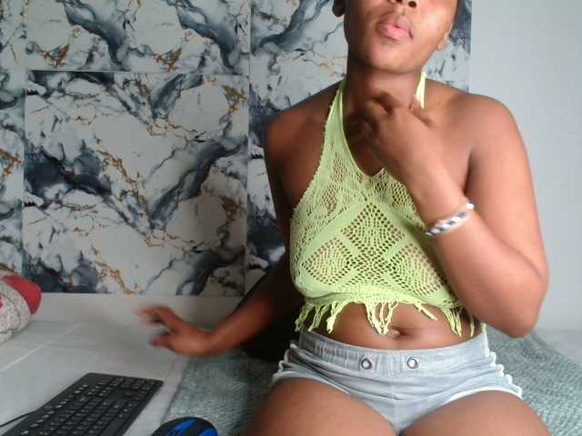 AshleyT255 live cam on BongaCams