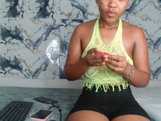 AshleyT255 live cam on BongaCams