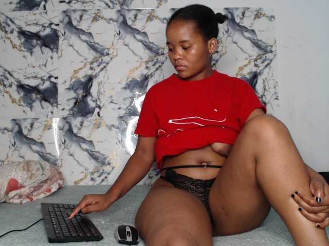 AshleyT255 live cam on BongaCams