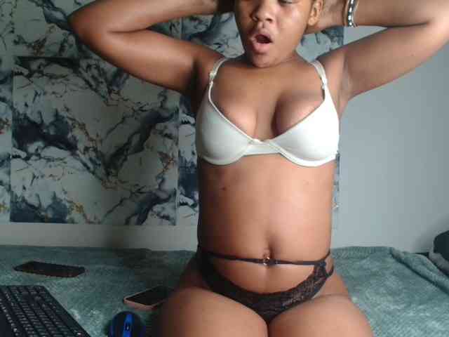 AshleyT255 webcam