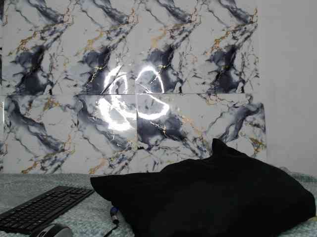 AshleyT255 webcam