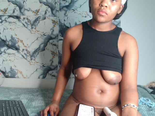 AshleyT255 webcam