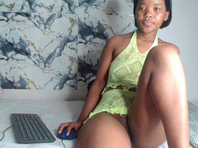 AshleyT255 webcam