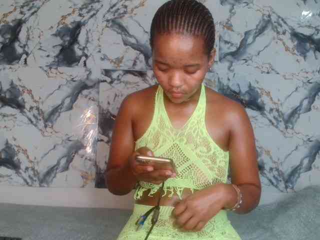 AshleyT255 webcam