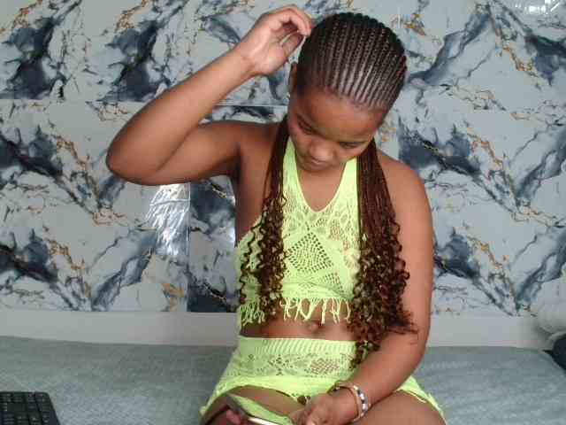 AshleyT255 webcam
