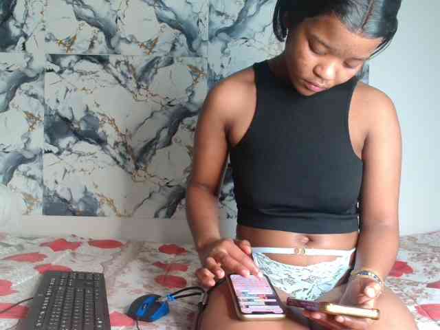 AshleyT255 webcam