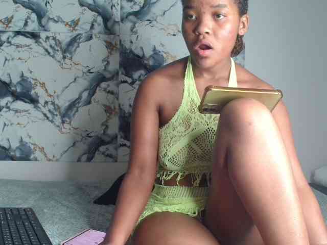 AshleyT255 webcam