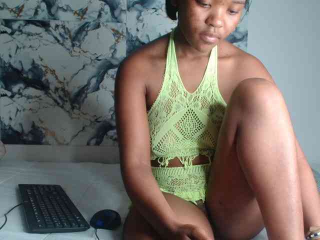 AshleyT255 webcam